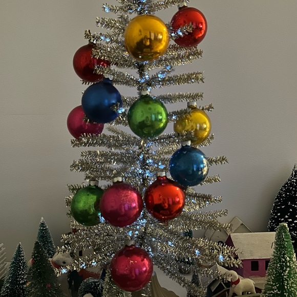 Box of 12 Vintage Christmas Glass Ornaments - Picture 14 of 16